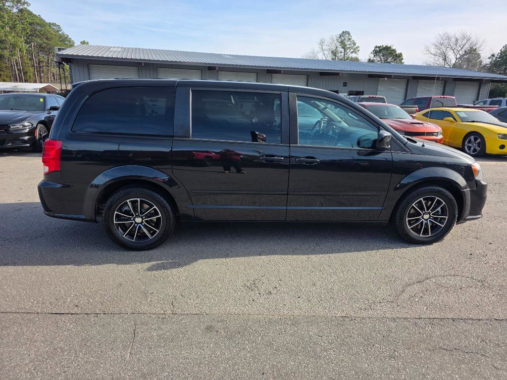 Used 2015 Dodge Grand Caravan SE image 4