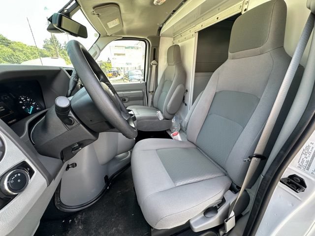 New 2027 Ford E-350 and Econoline 350 Super Duty w/ Interior Upgrade Package RWD image 20