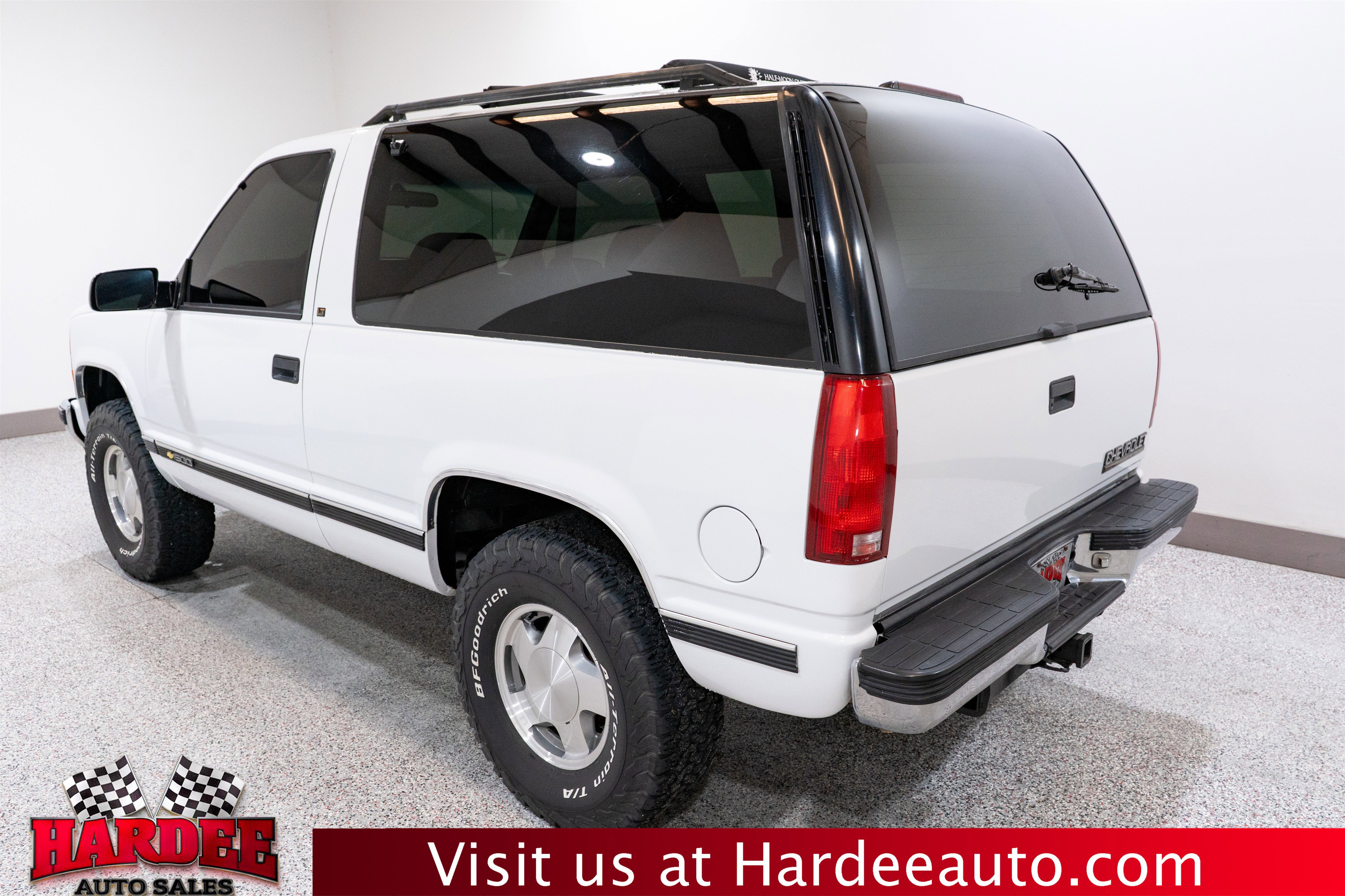 Used 1995 Chevrolet Tahoe 4WD 2-Door image 3
