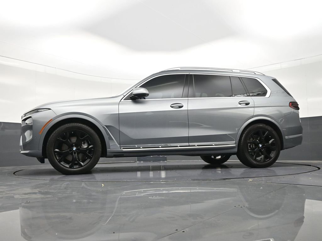 Used 2025 BMW X7 xDrive40i w/ Parking Assistance Package image 27