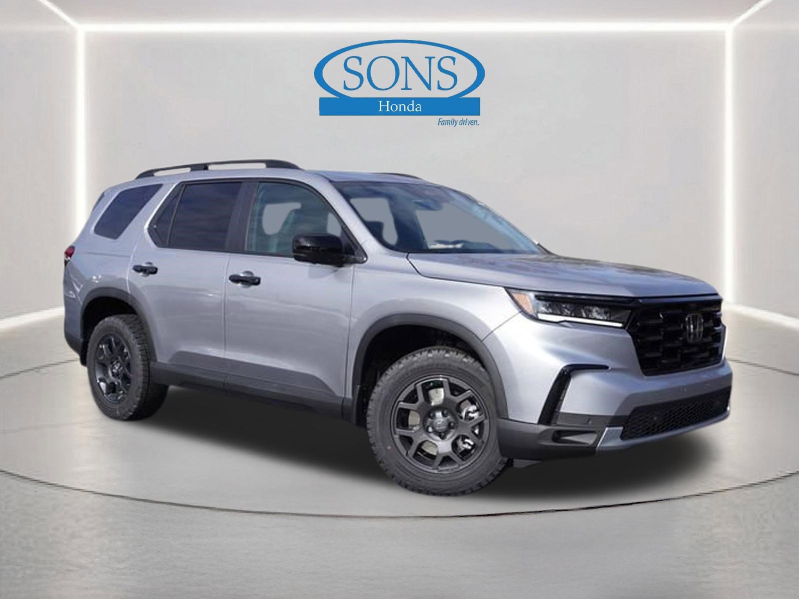 Used 2025 Honda Pilot TrailSport image 2