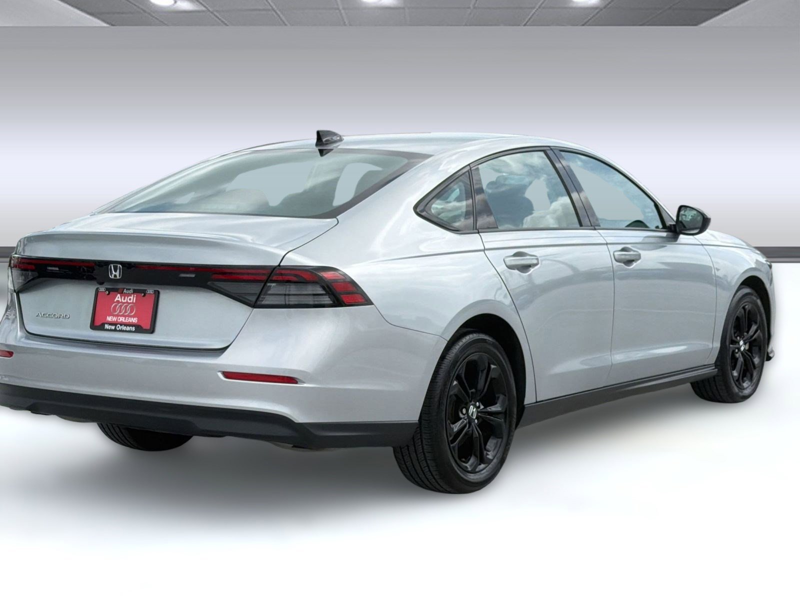 Used 2025 Honda Accord SE image 9