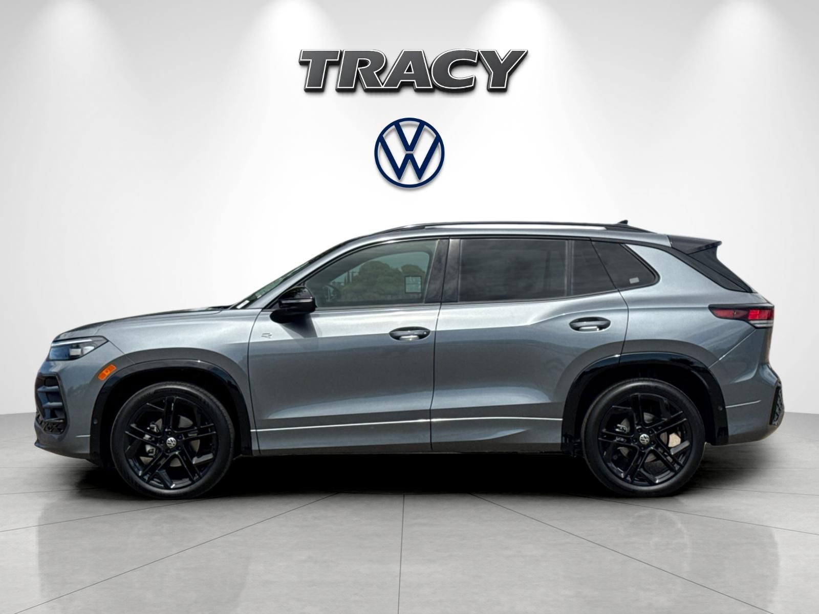 New 2026 Volkswagen Tiguan SE R-Line FWD image 7