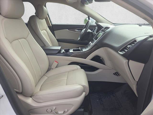 Used 2018 Lincoln MKX Reserve w/ Driver Assistance Package FWD image 28