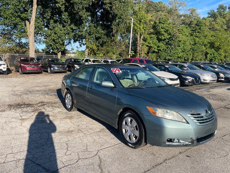 Used 2009 Toyota Camry LE FWD image 3