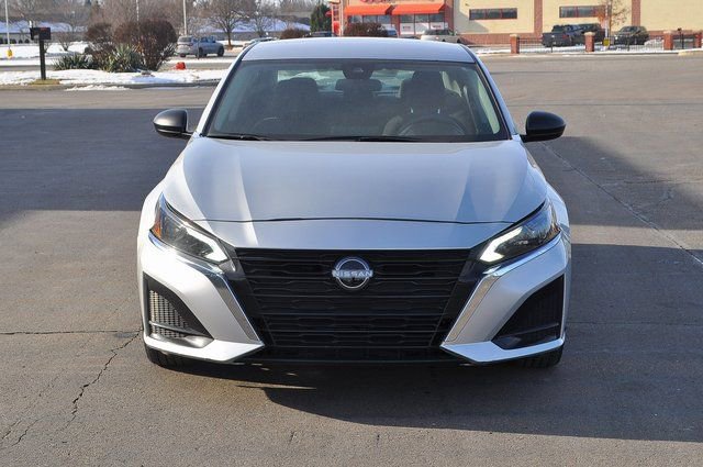 Used 2024 Nissan Altima 2.5 SV image 8