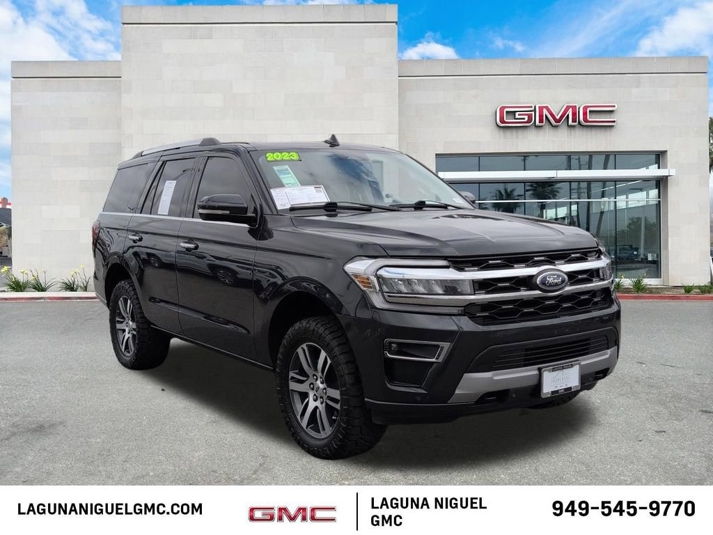 Used 2023 Ford Expedition Limited AWD/4WD image 3