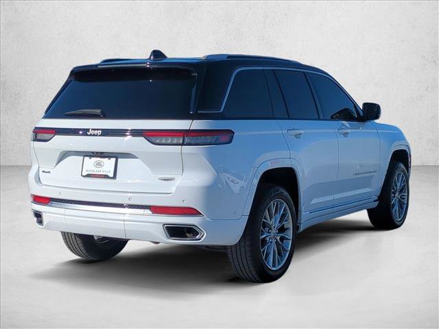 Used 2022 Jeep Grand Cherokee Summit w/ Luxury Tech Group V AWD/4WD image 3