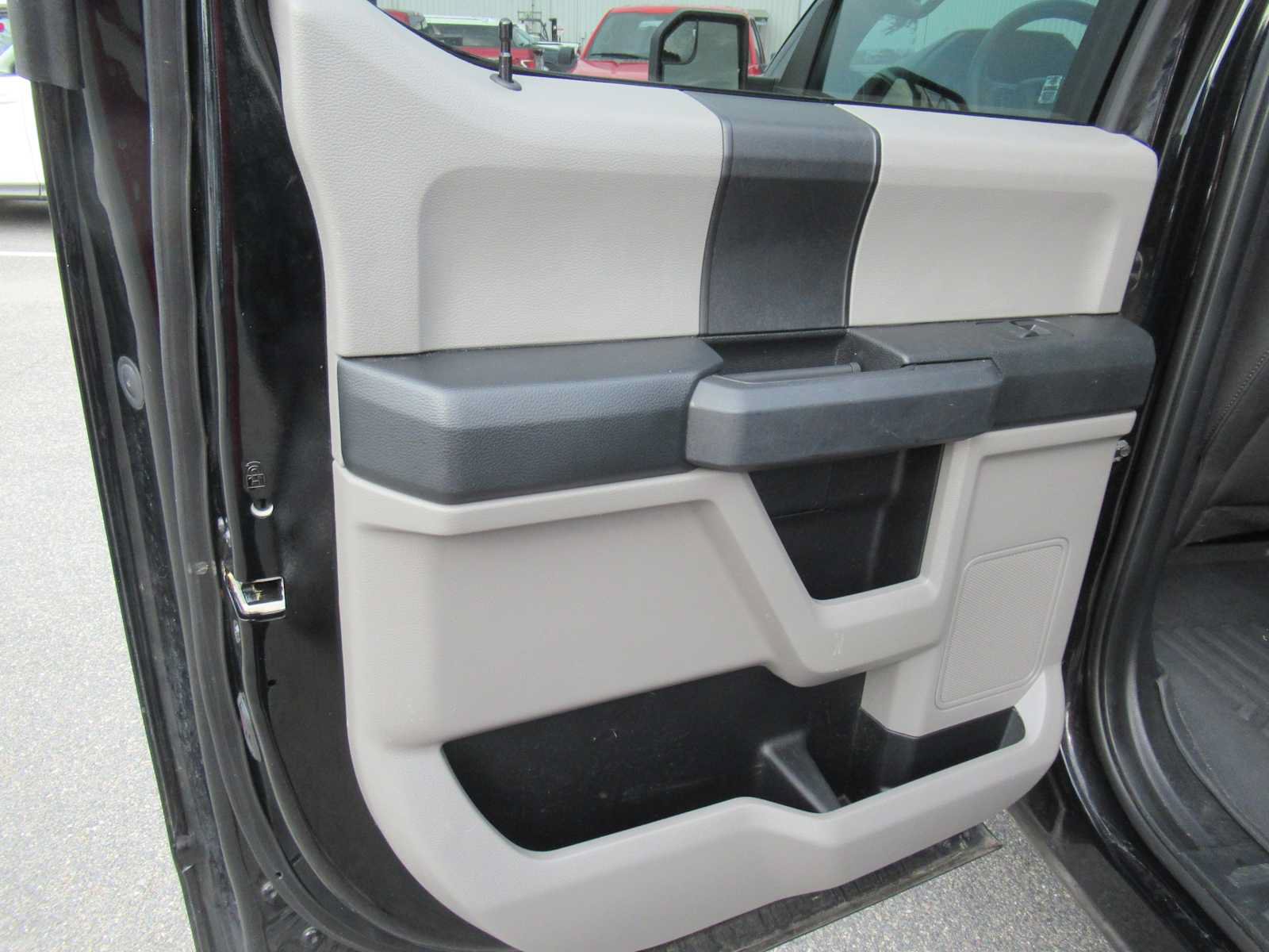 Used 2018 Ford F150 XL w/ Equipment Group 101A Mid AWD/4WD image 19