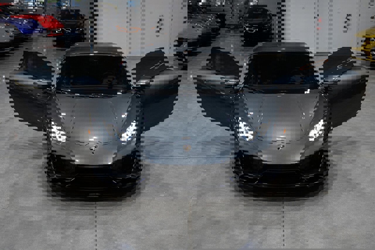 Used 2020 Lamborghini Huracan EVO image 34