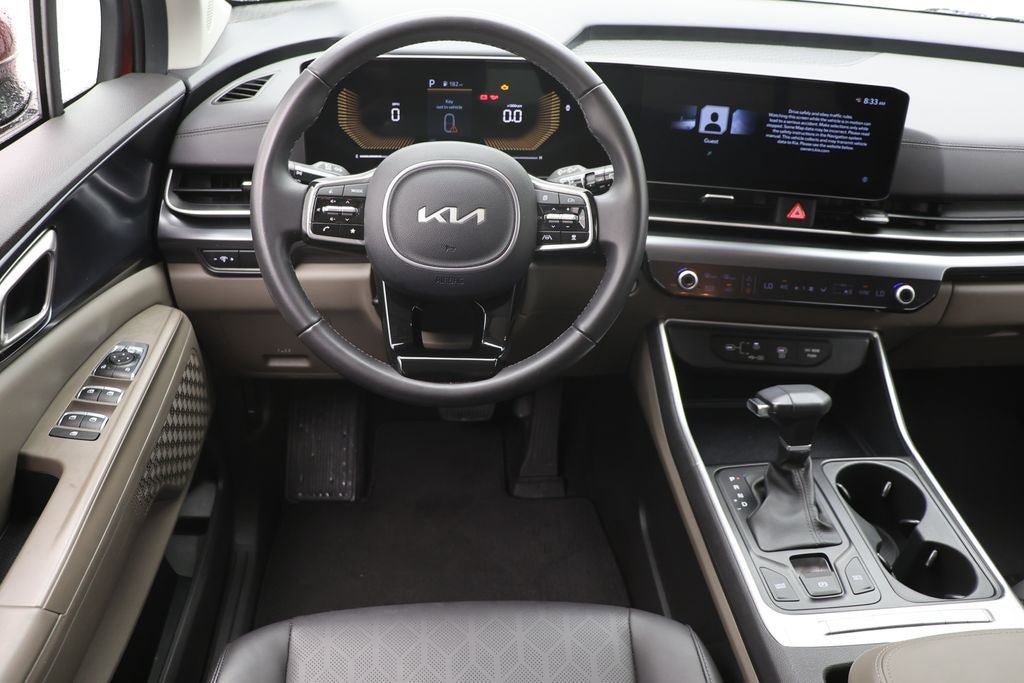 Used 2025 Kia Carnival FWD image 12