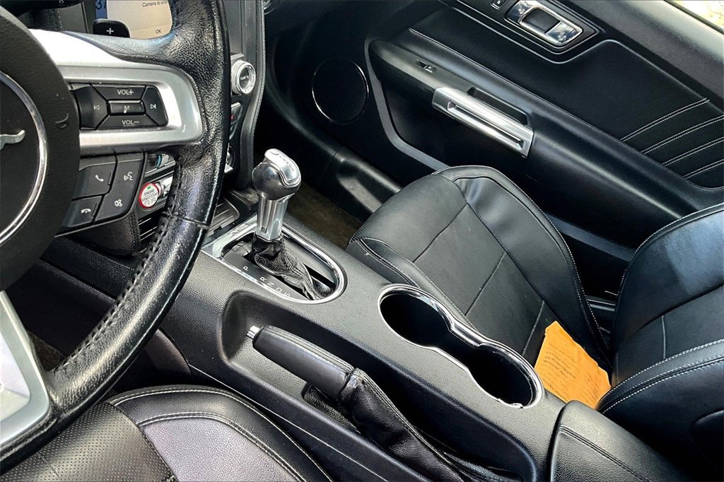 Used 2016 Ford Mustang Premium image 12