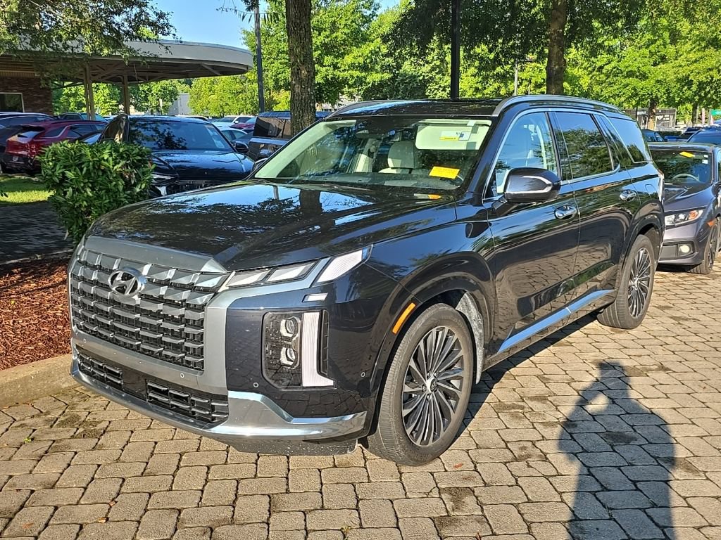 Used 2023 Hyundai Palisade Calligraphy w/ Cargo Package FWD image 4