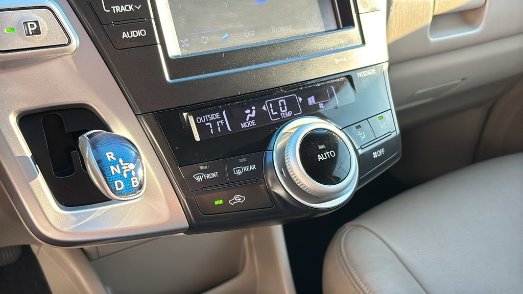 Used 2014 Toyota Prius V Three FWD image 21