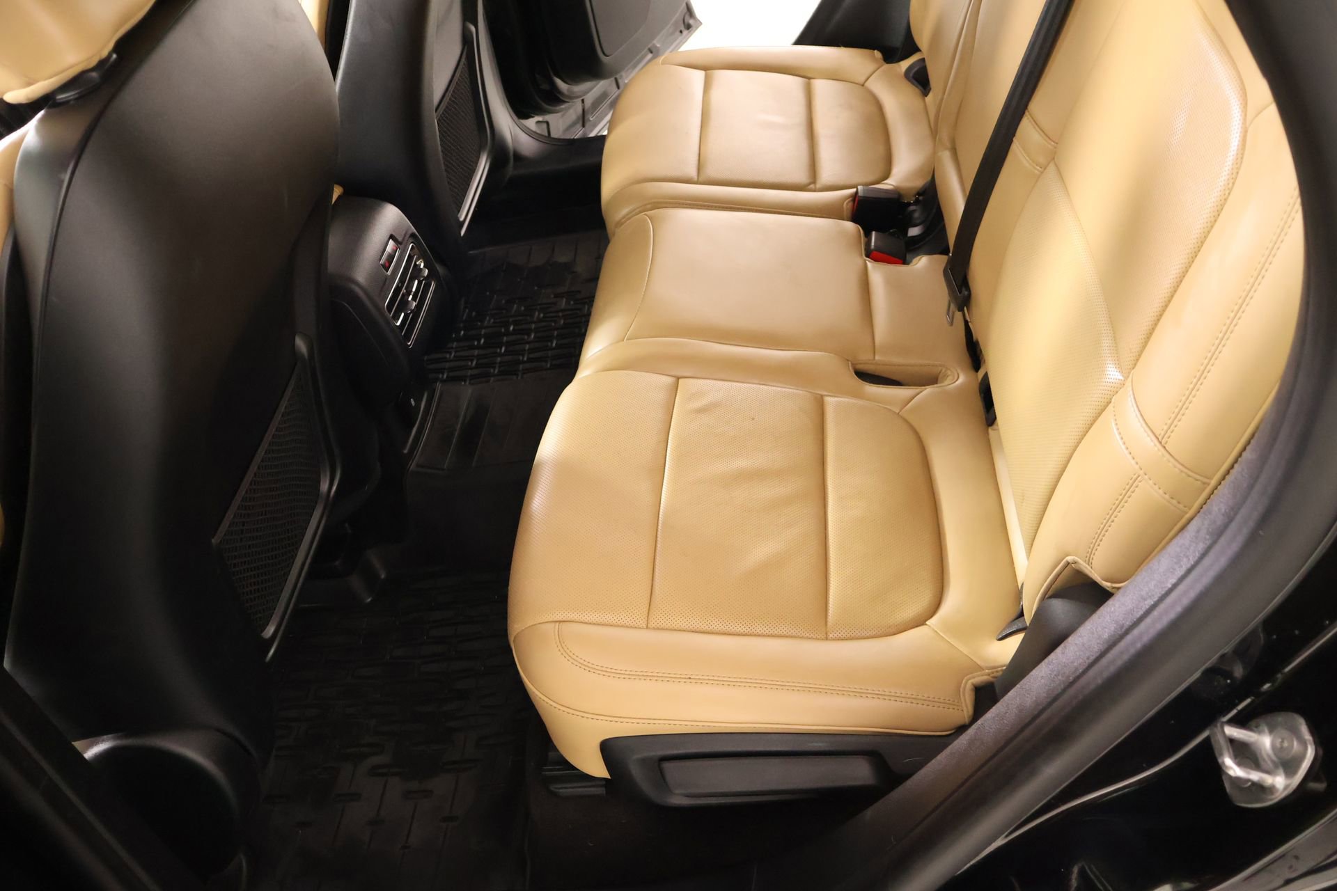 Used 2021 Lincoln Corsair Reserve w/ Elements Package FWD image 12