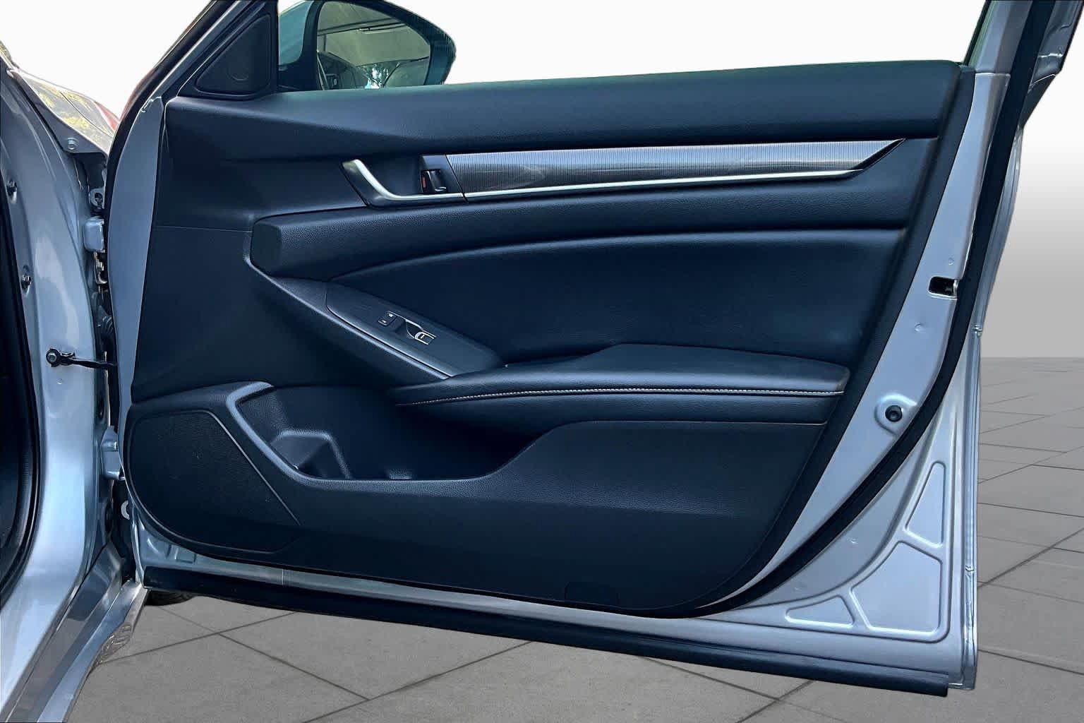 Used 2018 Honda Accord Sport image 23