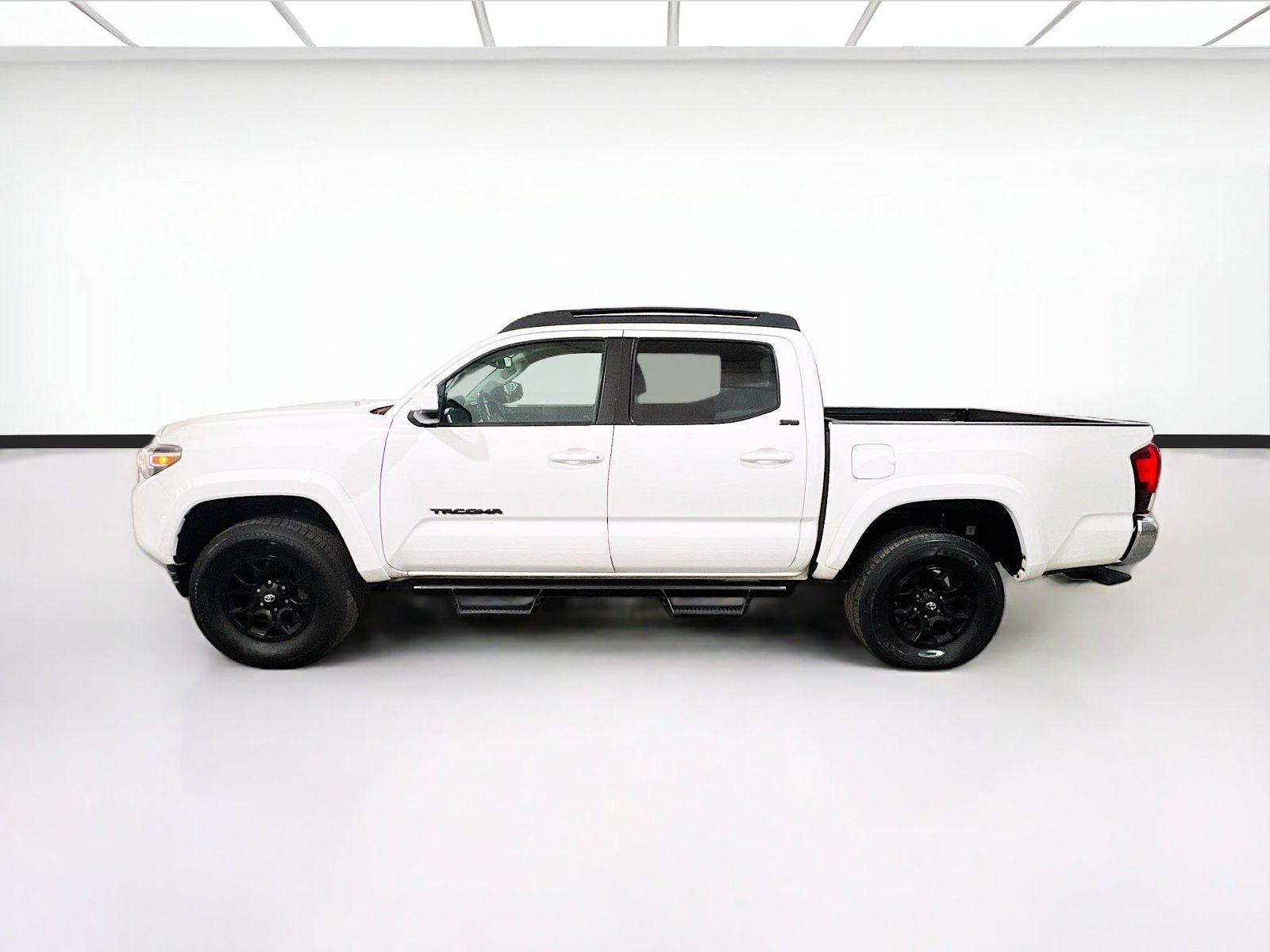 Used 2022 Toyota Tacoma SR5 RWD image 21