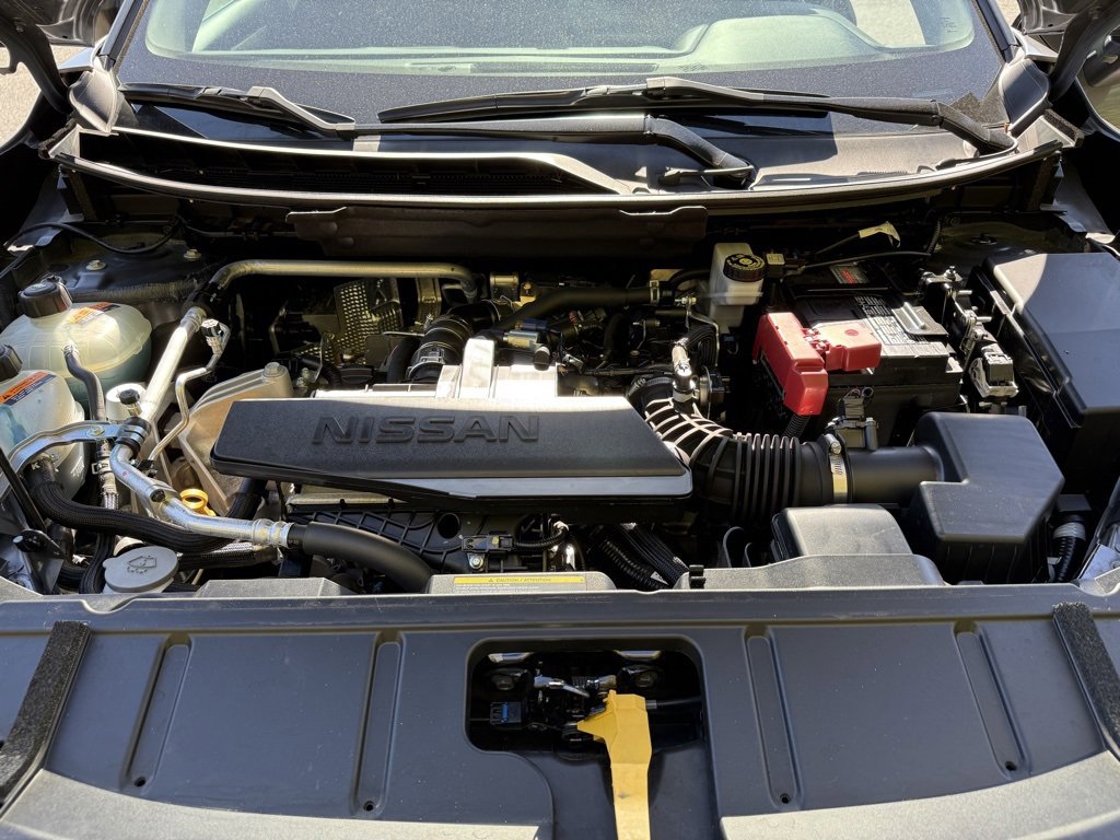 Used 2024 Nissan Rogue S image 12