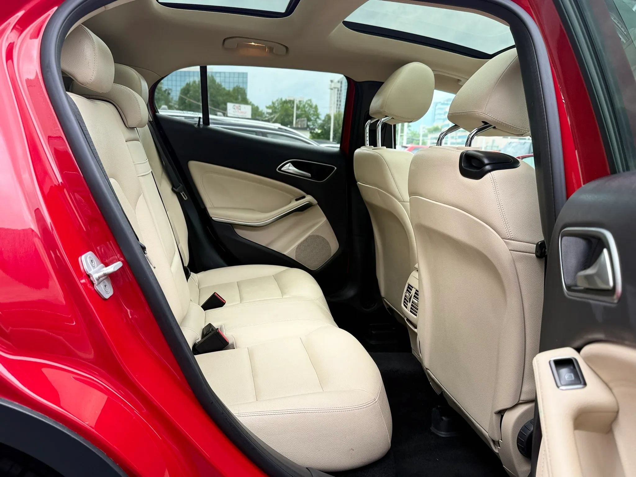 Used 2016 Mercedes-Benz GLA 250 4MATIC image 34