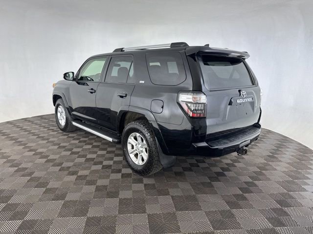 Used 2019 Toyota 4Runner SR5 AWD/4WD image 7