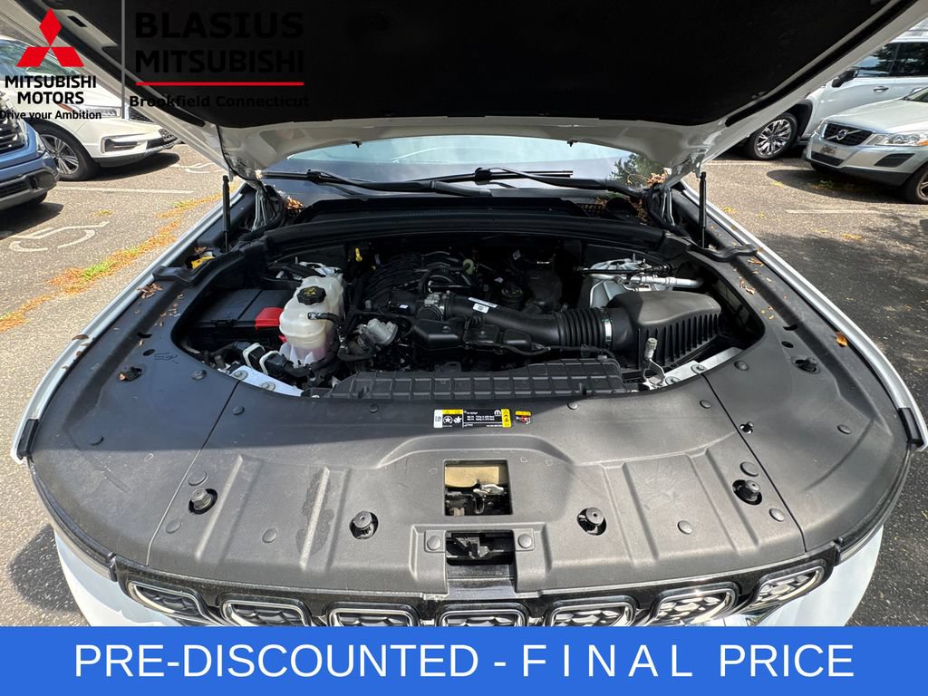 Used 2023 Jeep Grand Cherokee Limited w/ Trailer Tow Prep Group (B) AWD/4WD image 42