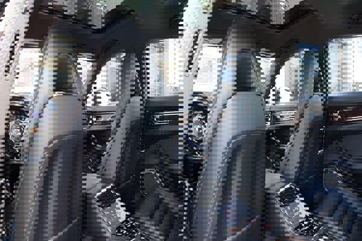 Used 2017 Porsche Panamera 4S w/ Sport Chrono Package image 44