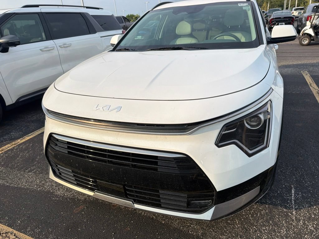 Used 2025 Kia Niro EX Touring FWD image 6