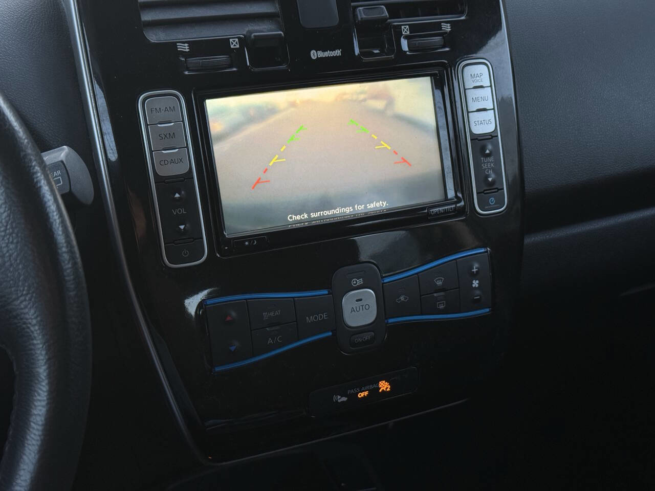 Used 2017 Nissan Leaf SV image 19