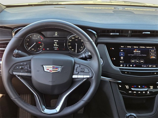 New 2025 Cadillac XT6 Luxury image 12