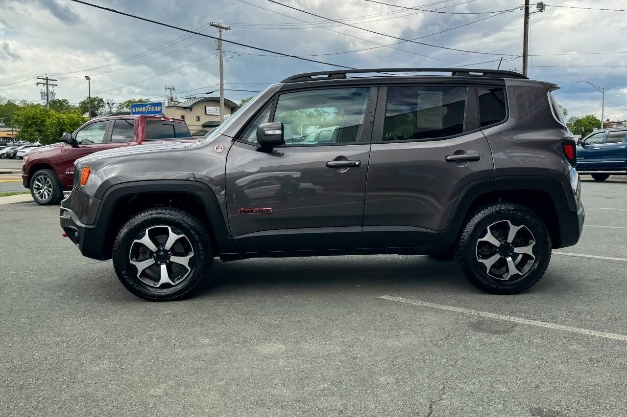 Used 2019 Jeep Renegade Trailhawk w/ UConnect 8.4 Nav Group AWD/4WD image 7