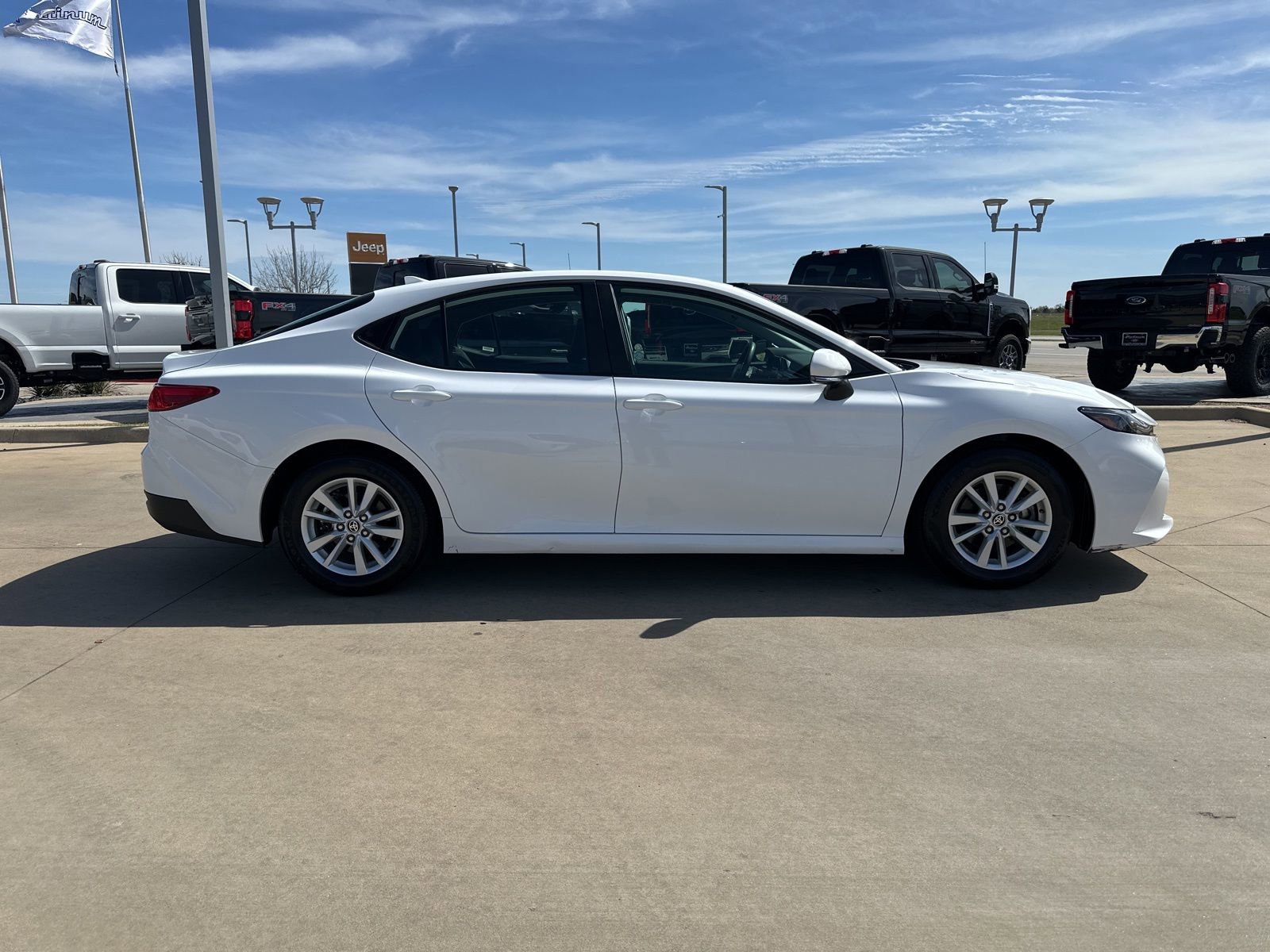 Used 2025 Toyota Camry LE image 7