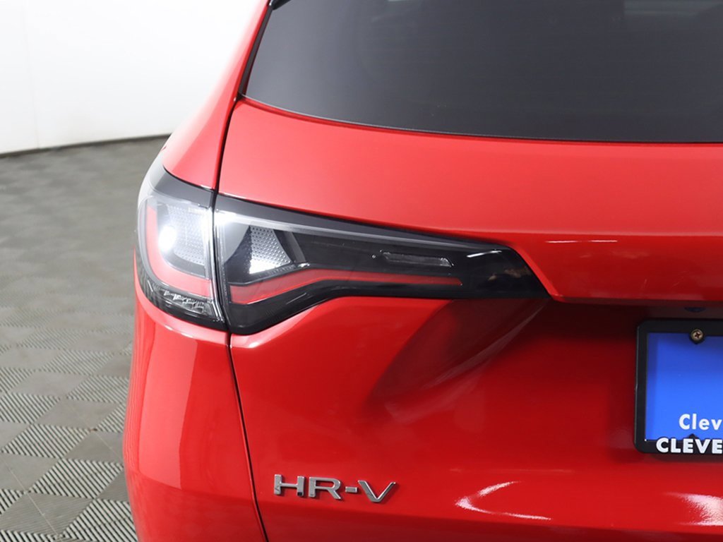 Used 2025 Honda HR-V Sport image 14