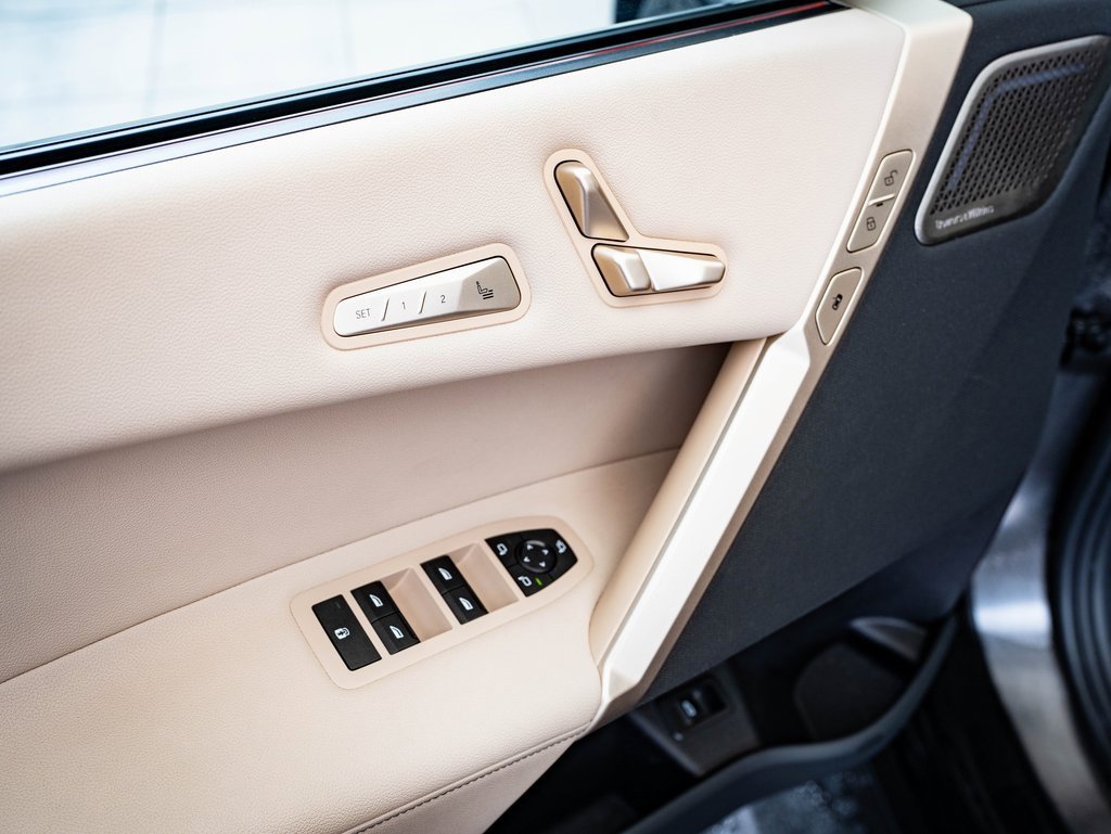 Used 2023 BMW iX M60 image 24