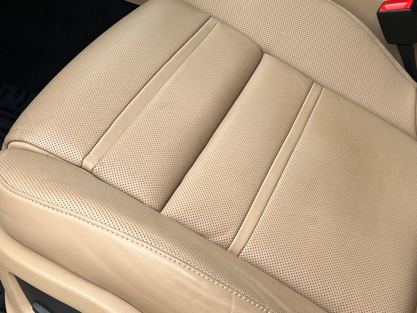 Certified 2023 Porsche Cayenne Platinum Edition image 32