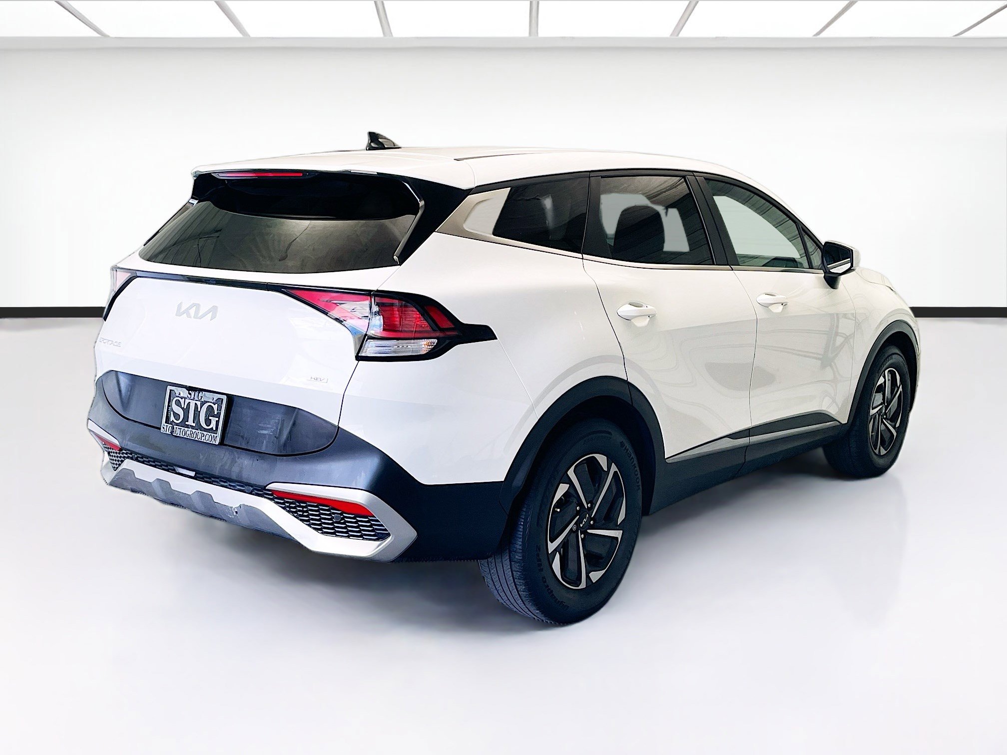 Used 2023 Kia Sportage LX image 5