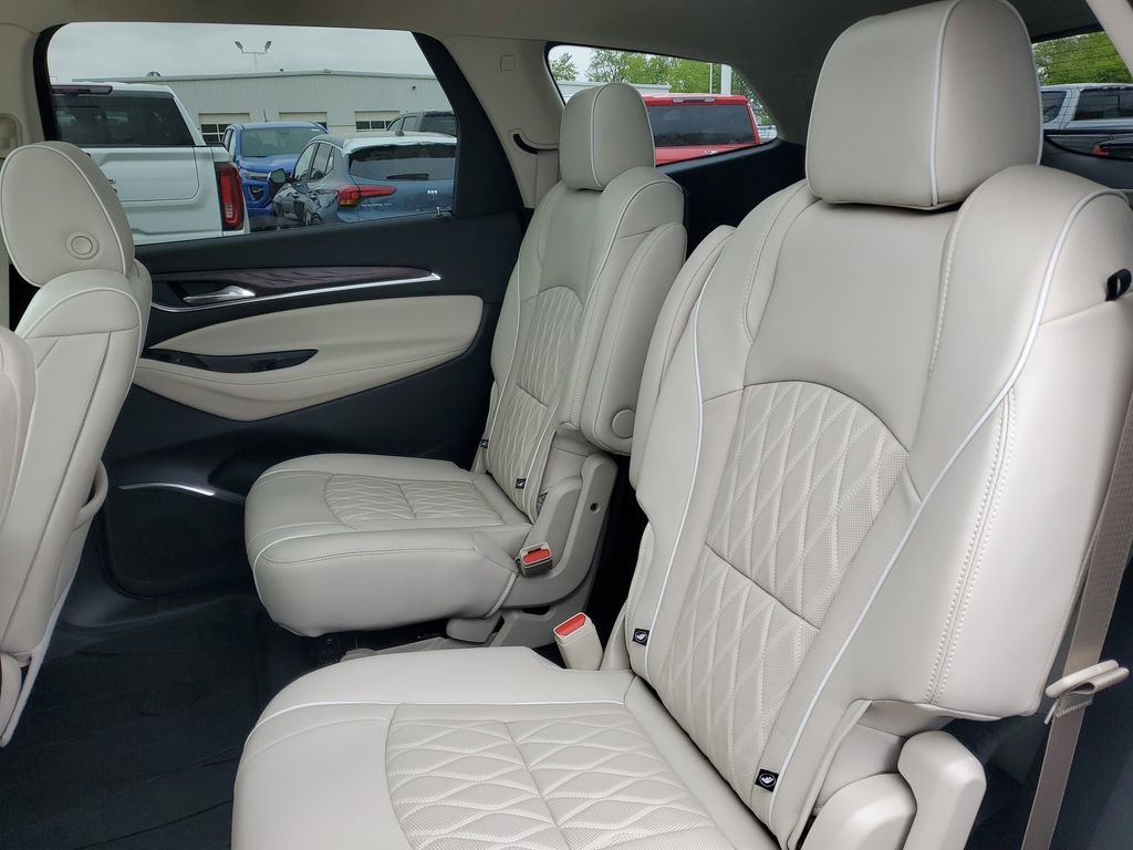 Used 2023 Buick Enclave Avenir w/ Avenir Technology Package AWD/4WD image 30