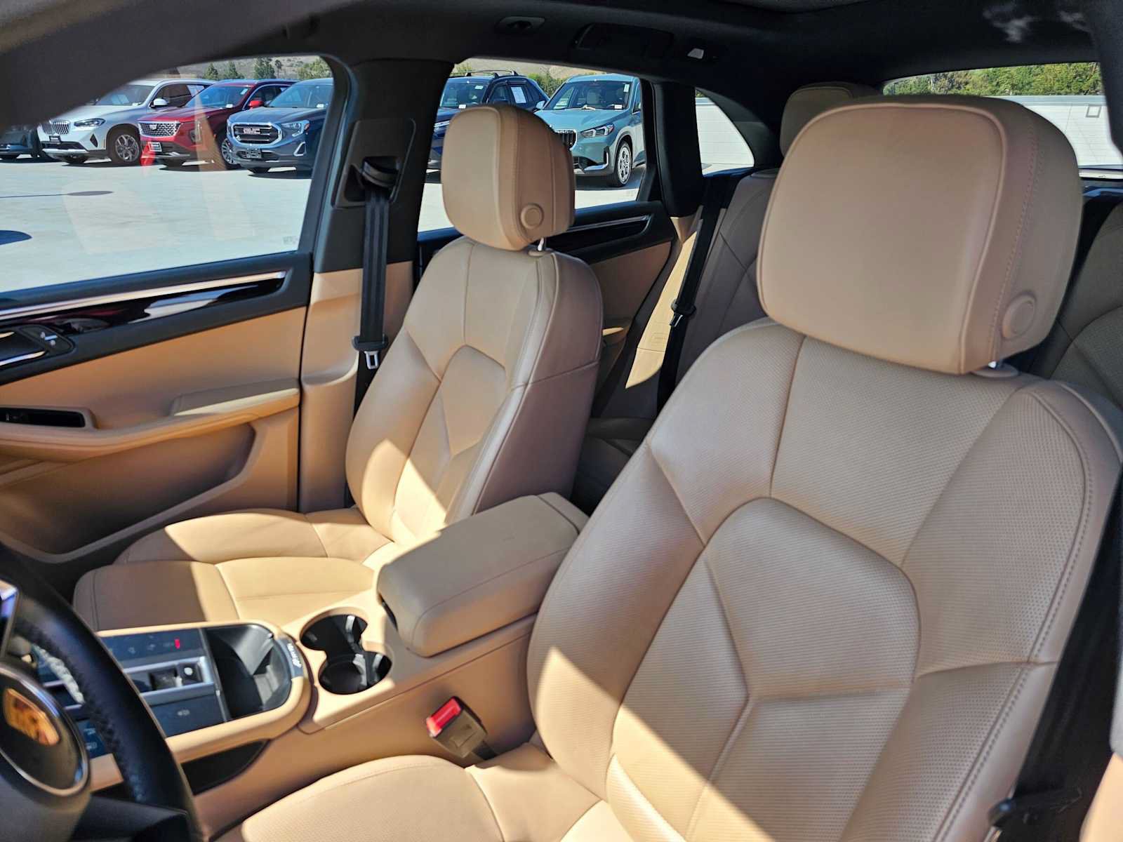 Used 2023 Porsche Macan AWD/4WD image 21