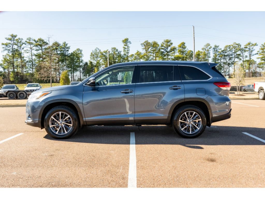 Used 2019 Toyota Highlander XLE image 8
