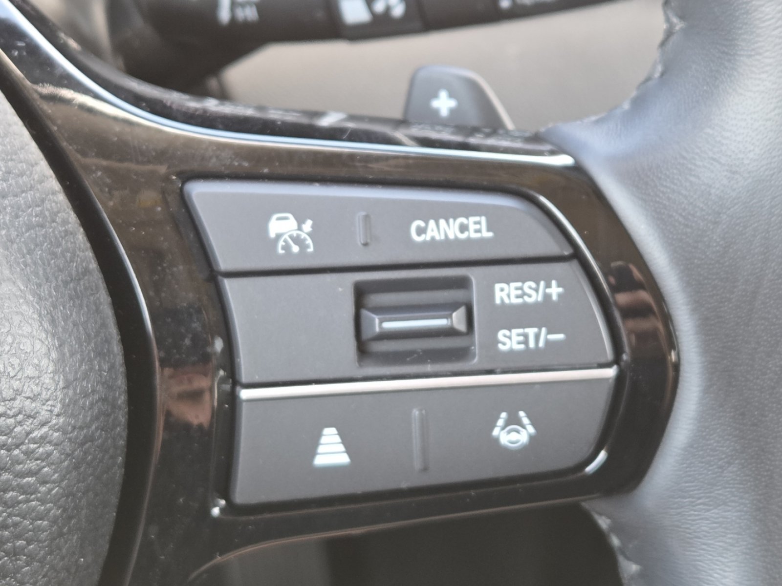 Used 2024 Honda Pilot Touring image 9