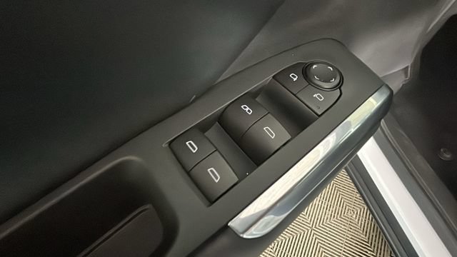Used 2025 Chevrolet Traverse LT AWD/4WD image 10