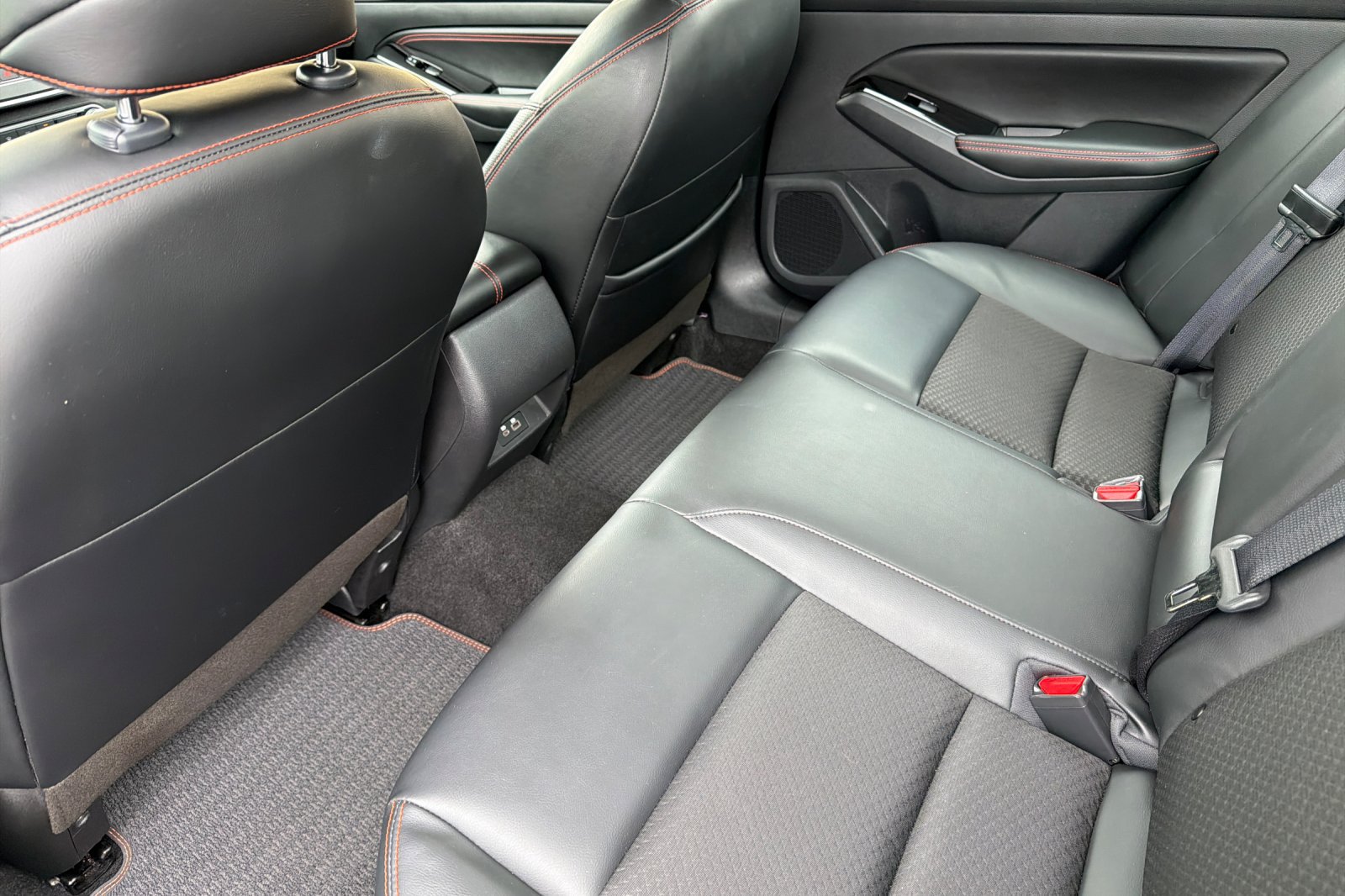 Used 2023 Nissan Altima 2.5 SR FWD image 12
