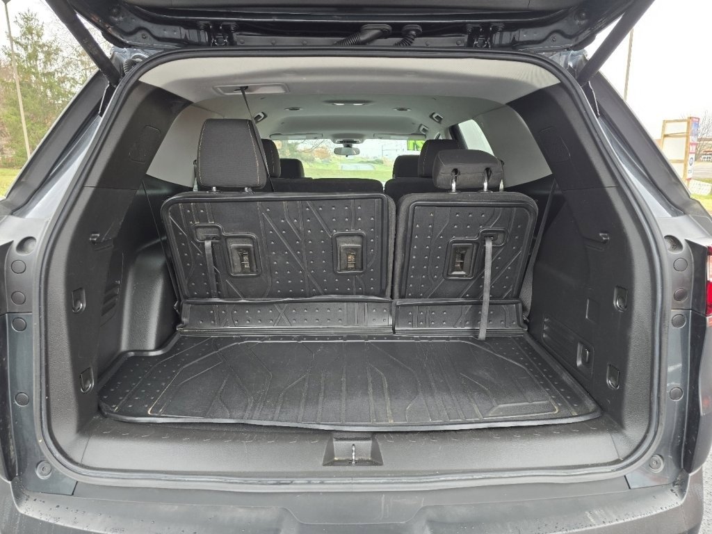 Used 2021 Chevrolet Traverse LT w/ LPO, Floor Liner Package image 16