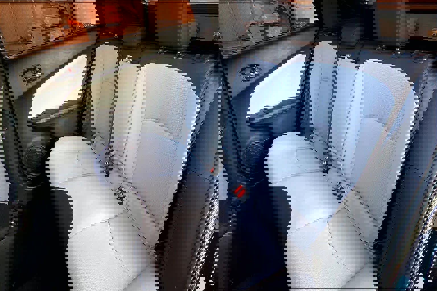 Used 2022 Toyota Prius L Eco image 21