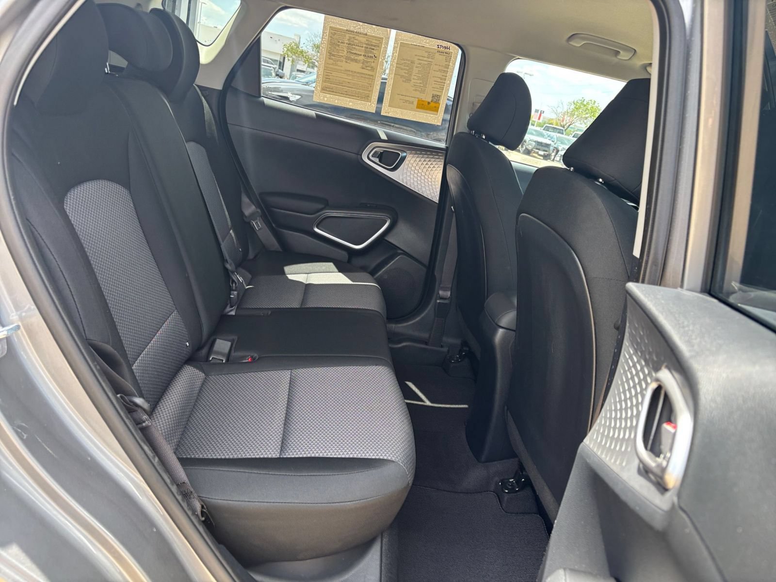 Used 2025 Kia Soul LX w/ LX Technology Package FWD image 19
