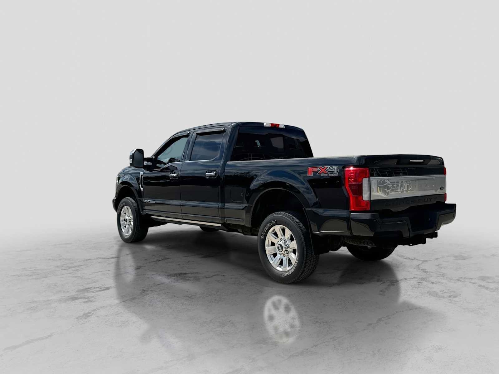 Used 2017 Ford F250 Platinum w/ Platinum Ultimate Package AWD/4WD image 4