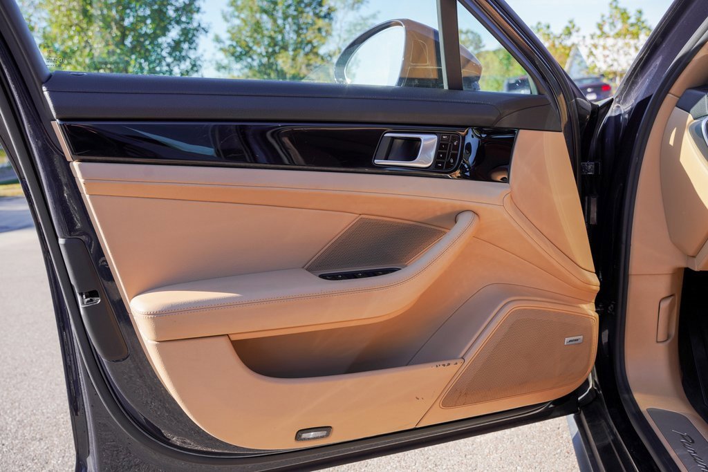 Used 2018 Porsche Panamera 4 image 10