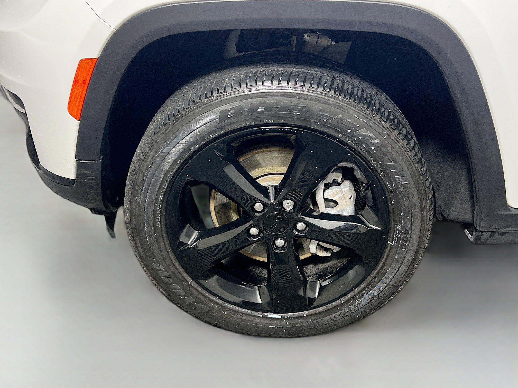 Used 2023 Jeep Grand Cherokee L Laredo image 13