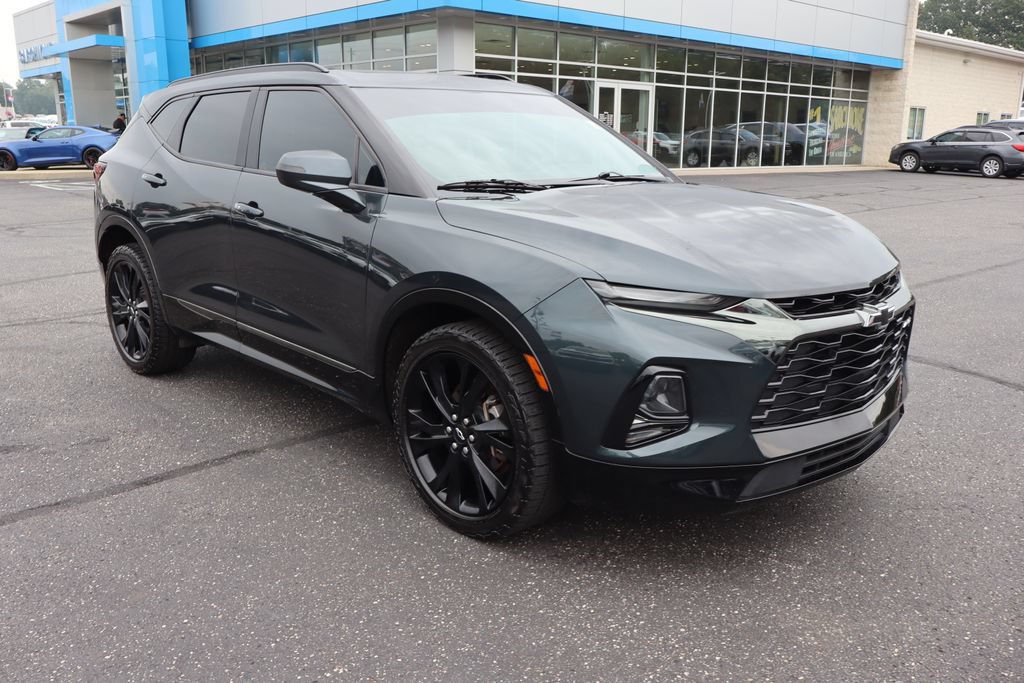 Used 2019 Chevrolet Blazer RS w/ Sun and Wheels Package FWD image 2