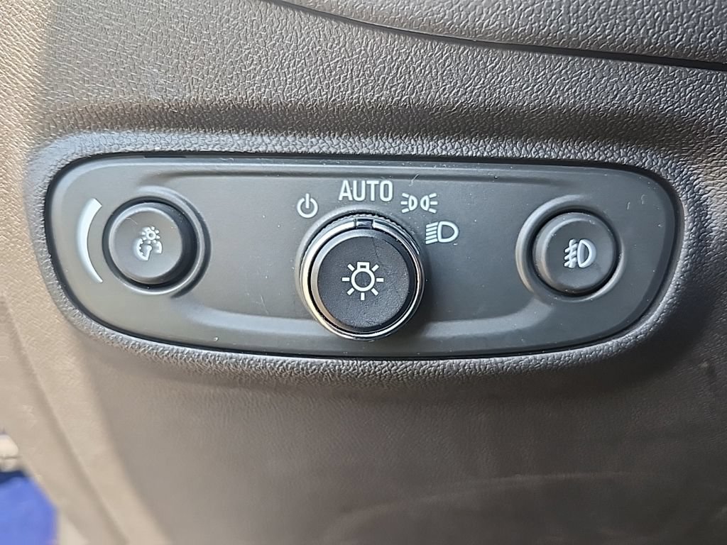 Used 2023 Chevrolet Equinox Premier AWD/4WD image 15