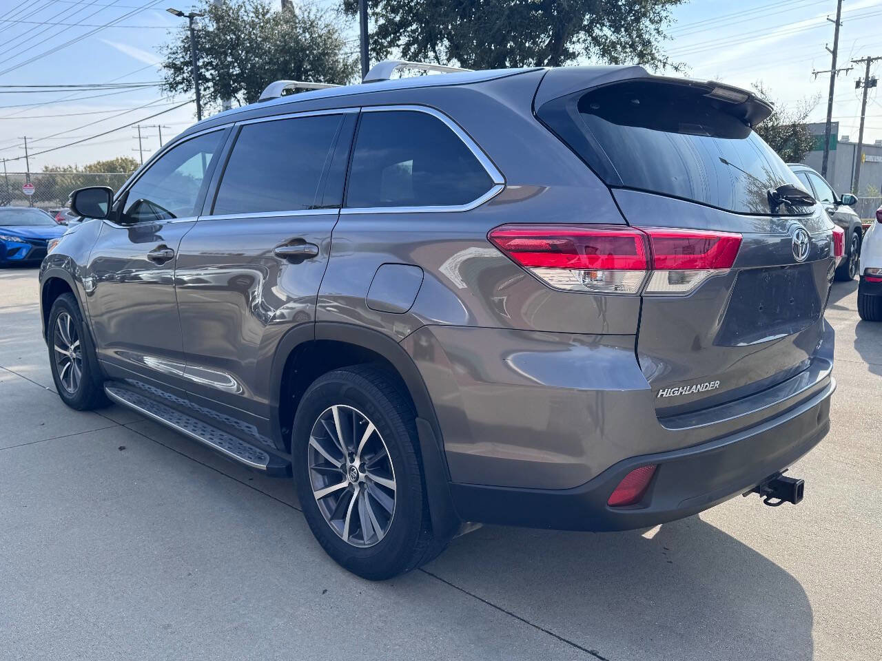 Used 2017 Toyota Highlander XLE image 13
